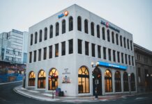 एचडीएफसी बैंक का शेयर 24% गिरा, 16 साल का न्यूनतम स्तर एचडीएफसी बैंक का शेयर 24% गिरा, 16 साल का न्यूनतम स्तर