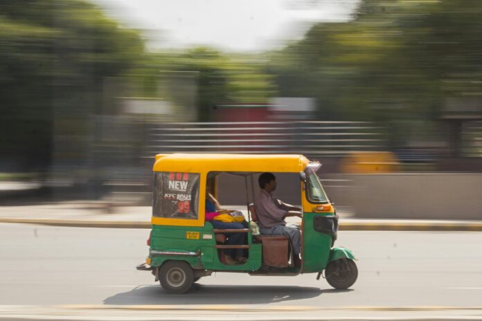 DA बढ़ने के बाद भी केंद्रीय कर्मचारी कन्फ्यूज, 8वें वेतन आयोग के दौर में यह डर