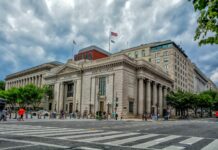 HDFC Bank, Yes Bank to IDBI Bank: These banking stocks will remain in focus on Monday, here’s why – Mint HDFC Bank, Yes Bank to IDBI Bank: These banking stocks will remain in focus on Monday, here's why - Mint