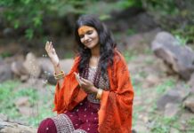 बोधगया में महाबोधि मंदिर का दौरा करने वाले अंतरराष्ट्रीय बौद्ध प्रतिनिधिमंडल बोधगया में महाबोधि मंदिर का दौरा करने वाले अंतरराष्ट्रीय बौद्ध प्रतिनिधिमंडल