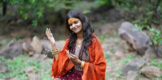 बोधगया में महाबोधि मंदिर का दौरा करने वाले अंतरराष्ट्रीय बौद्ध प्रतिनिधिमंडल बोधगया में महाबोधि मंदिर का दौरा करने वाले अंतरराष्ट्रीय बौद्ध प्रतिनिधिमंडल