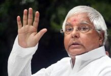 लालू प्रसाद यादव ने नीतीश कुमार पर फोड़ा बंगला और सुरक्षा कटौती मामले का ठीकरा, बोले- इन सब के पीछे लालू प्रसाद यादव ने नीतीश कुमार पर फोड़ा बंगला और सुरक्षा कटौती मामले का ठीकरा, बोले- इन सब के पीछे
