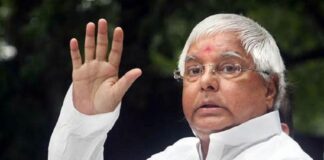 लालू प्रसाद यादव ने नीतीश कुमार पर फोड़ा बंगला और सुरक्षा कटौती मामले का ठीकरा, बोले- इन सब के पीछे लालू प्रसाद यादव ने नीतीश कुमार पर फोड़ा बंगला और सुरक्षा कटौती मामले का ठीकरा, बोले- इन सब के पीछे